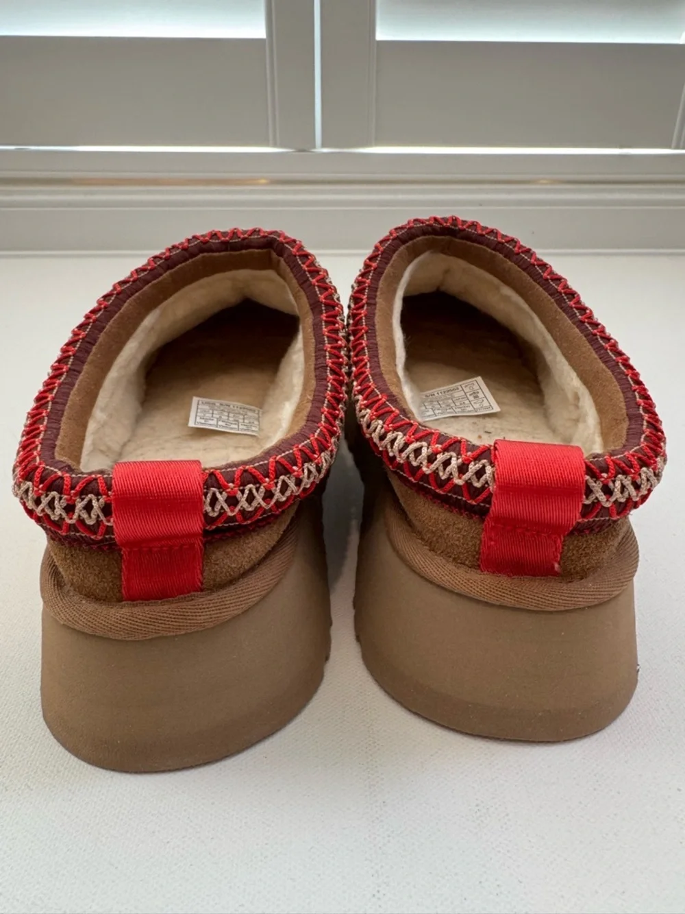 Excellent condition women’s UGG Tasman platform slippers slip on size 7 $145 - Picture 9 of 10